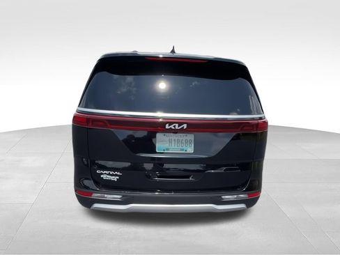 Used 2024 Kia Carnival LX FWD image 7
