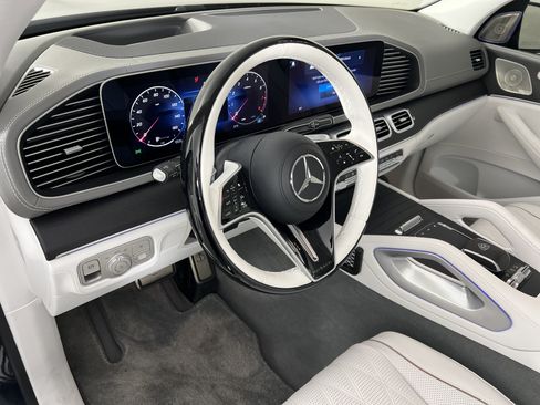 Used 2024 Mercedes-Benz Maybach GLS 600 4MATIC image 18