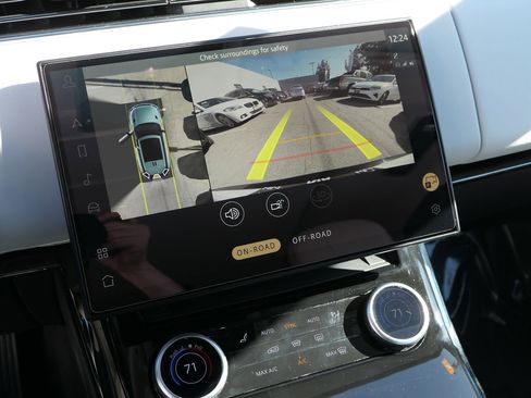 Used 2023 Land Rover Range Rover Sport SE Dynamic image 19