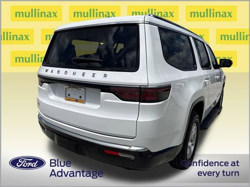 Used 2024 Jeep Wagoneer 4WD image 4