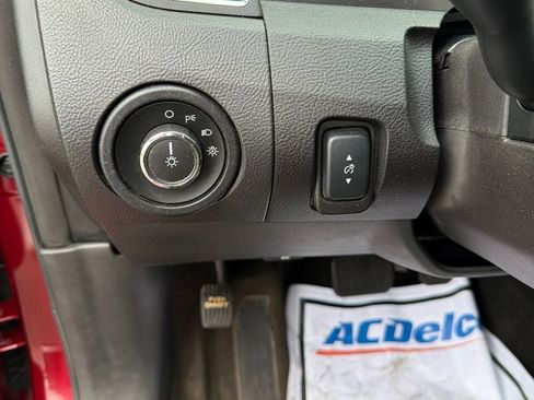 Used 2013 Ford Taurus SEL FWD image 11