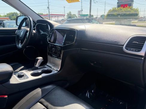 Used 2019 Jeep Grand Cherokee Summit w/ Platinum Series Group AWD/4WD image 28
