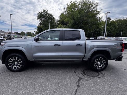 Used 2024 Chevrolet Colorado LT w/ LT Convenience Package III AWD/4WD image 4