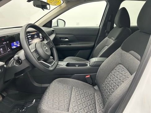 Used 2025 Nissan Kicks SV image 23