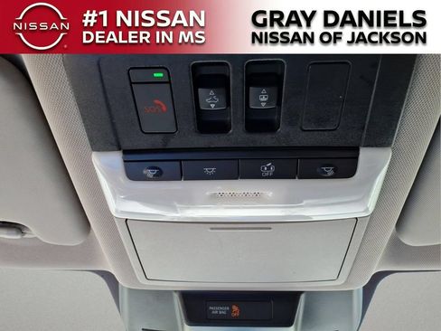 Used 2023 Nissan Rogue Platinum w/ Platinum Premium Package FWD image 21