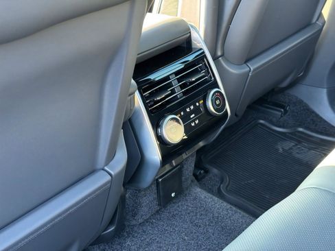 New 2025 Land Rover Range Rover SE AWD/4WD image 14