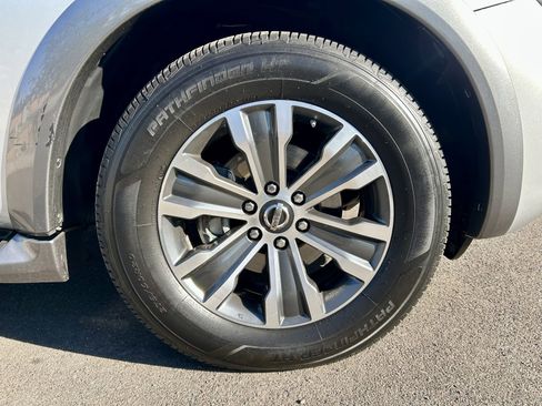 Used 2019 Nissan Armada SL w/ Premium Package image 9