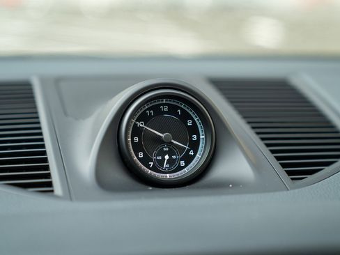 Used 2025 Porsche Macan image 16