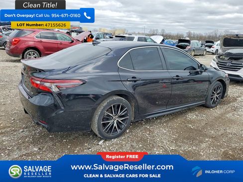 Used 2022 Toyota Camry SE image 4