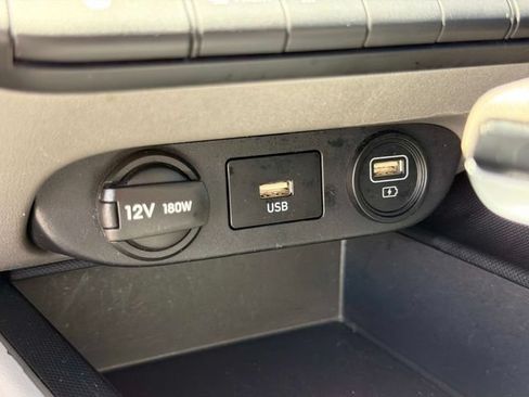 Used 2023 Hyundai Elantra Blue FWD image 29