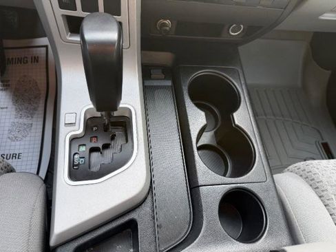 Used 2008 Toyota Tundra 4x4 CrewMax image 28