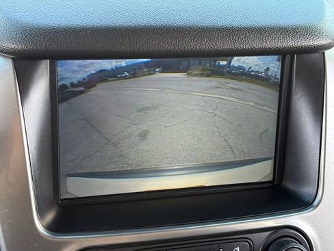 Used 2015 Chevrolet Suburban LT w/ Luxury Package AWD/4WD image 19