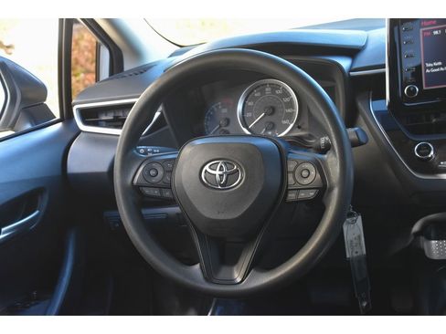 Used 2020 Toyota Corolla LE image 16