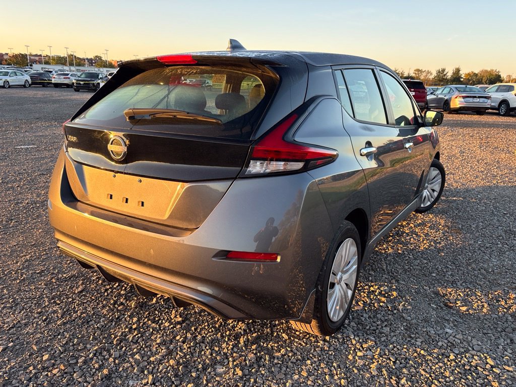 Used 2025 Nissan Leaf S FWD image 9
