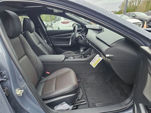New 2026 MAZDA MAZDA3 Hatchback w/Premium Plus Pkg image 32