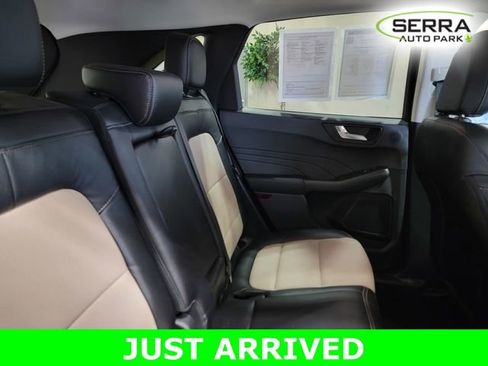 Used 2022 Ford Escape Titanium w/ Titanium Elite Package AWD/4WD image 16