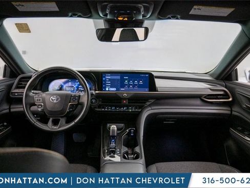 Used 2024 Toyota Crown XLE image 3