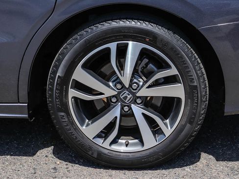 Used 2023 Honda Odyssey Touring image 11