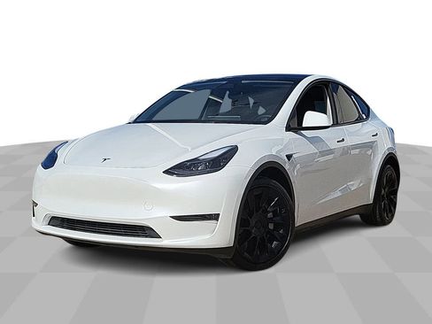 Used 2024 Tesla Model Y Long Range image 4