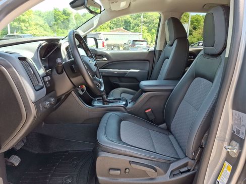 Used 2021 Chevrolet Colorado Z71 w/ Safety Package AWD/4WD image 15