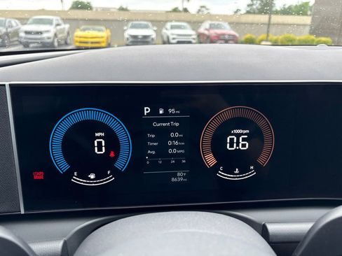 Certified 2025 Hyundai Santa Cruz SEL FWD image 18
