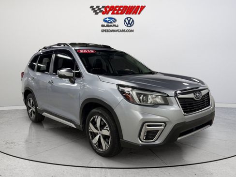 Used 2019 Subaru Forester Touring AWD/4WD image 2