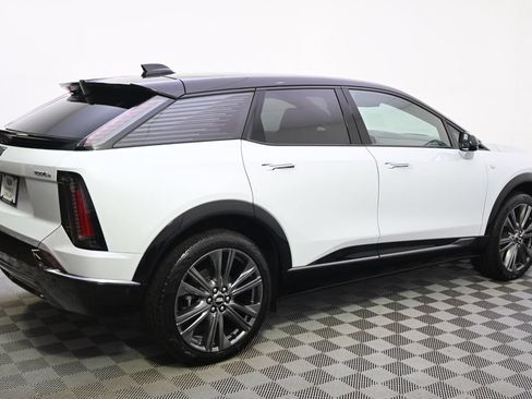 New 2026 Cadillac Optiq Sport 2 w/ LPO, Floor Liner Package AWD/4WD image 7