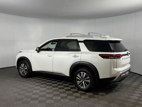 Used 2025 Nissan Pathfinder SL AWD/4WD image 7