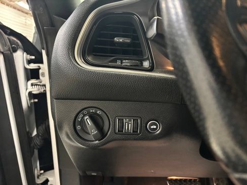Used 2019 Dodge Challenger R/T Scat Pack RWD image 15