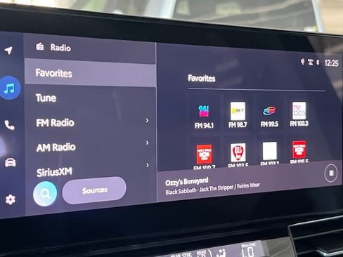 Used 2025 Toyota Sienna XSE image 17