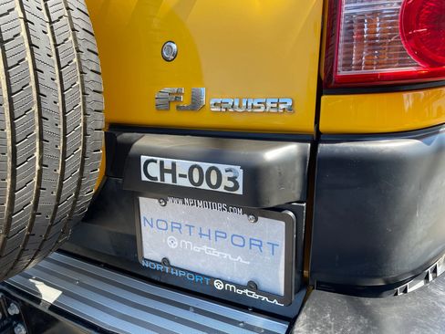 Used 2007 Toyota FJ Cruiser 4WD image 23