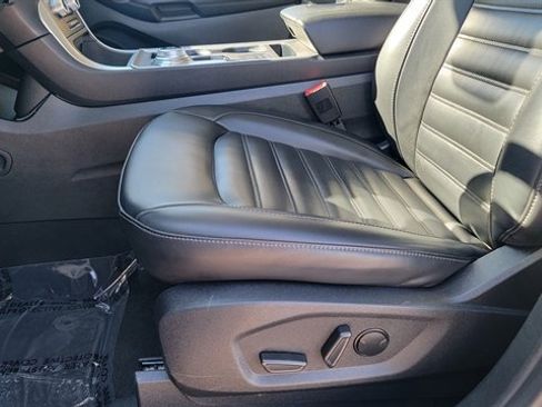 Used 2024 Ford Edge SEL image 19