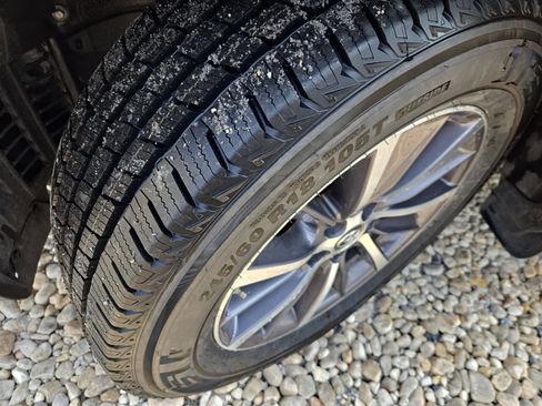 Used 2018 Toyota Highlander XLE AWD/4WD image 8