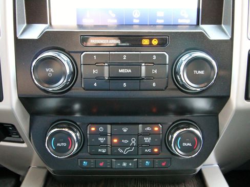 Used 2021 Ford F250 Lariat AWD/4WD image 34