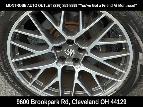 Used 2020 Porsche Macan AWD/4WD image 10