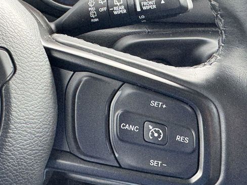 Used 2022 Jeep Wrangler Sport AWD/4WD image 16