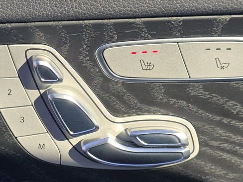 Used 2017 Mercedes-Benz C 300 Sedan image 5