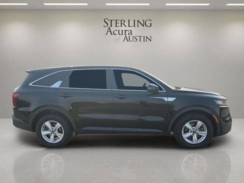 Used 2021 Kia Sorento LX FWD image 4