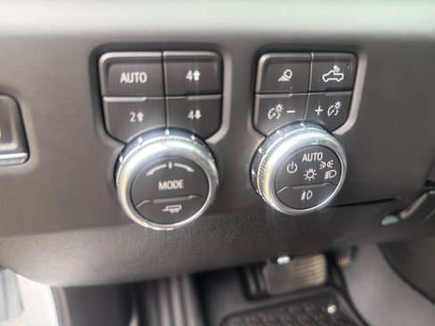 Used 2026 GMC Sierra 2500 AT4X AWD/4WD image 21