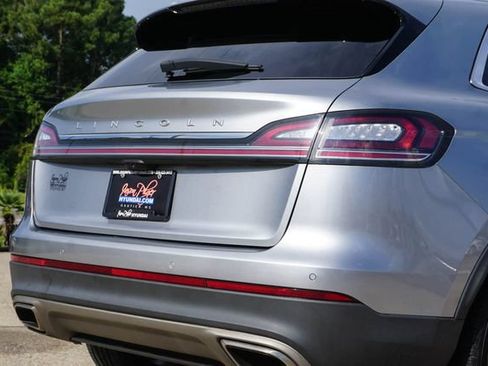 Used 2022 Lincoln Nautilus Reserve FWD image 5