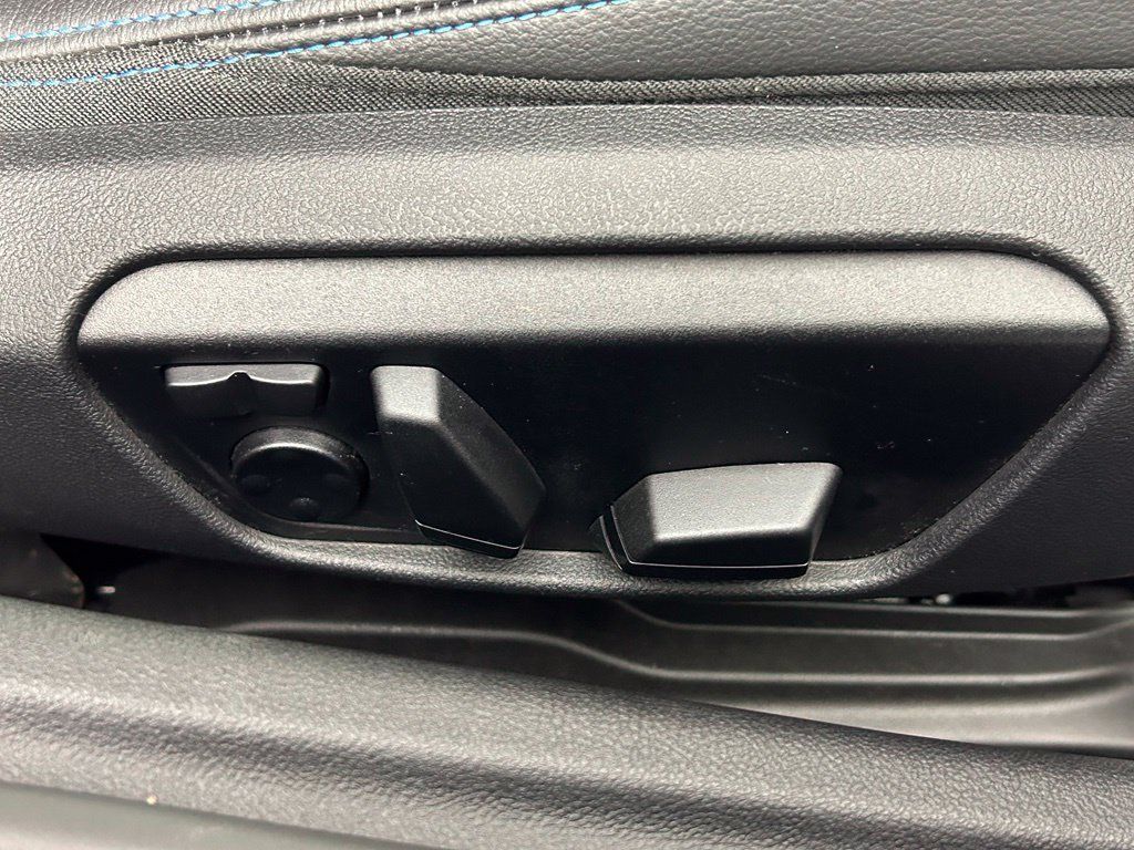 Used 2020 BMW Z4 M40i w/ Premium Package RWD image 18
