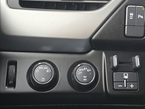 Used 2017 Chevrolet Tahoe LS w/ All-Season Package image 17