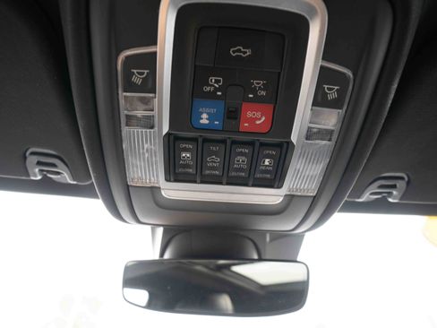 Used 2019 RAM 1500 Limited AWD/4WD image 17