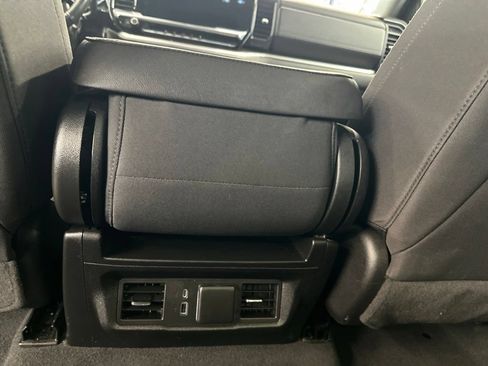 Used 2022 Chevrolet Silverado 1500 LT AWD/4WD image 19