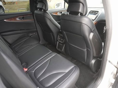 Used 2018 Lincoln MKX Reserve w/ Driver Assistance Package image 15