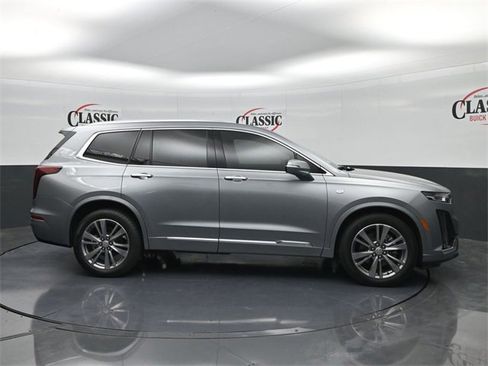 Used 2025 Cadillac XT6 Premium Luxury image 6