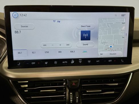 Used 2024 Ford Escape Platinum AWD/4WD image 16