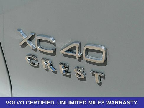Certified 2026 Volvo XC40 B5 Plus AWD/4WD image 10