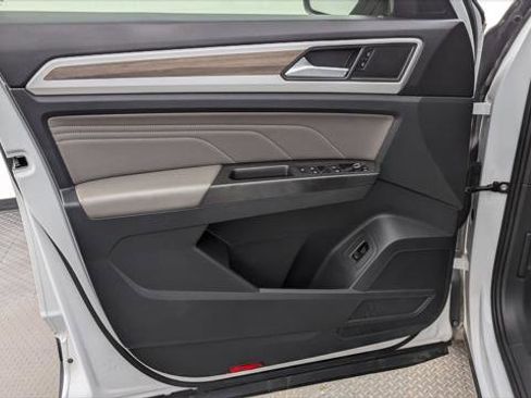 Used 2022 Volkswagen Atlas SEL image 12