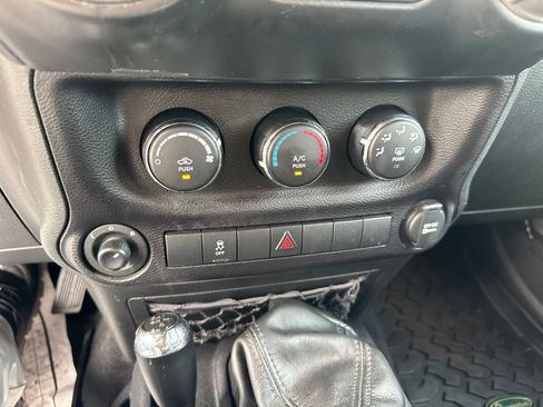 Used 2015 Jeep Wrangler Unlimited Sport w/ Quick Order Package 23S AWD/4WD image 24